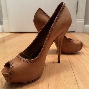 GUCCI HIGH HEELED PUMPS